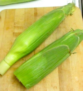 Microwave corn on the cob - Delicious fresh corn without the boiling water and the fuss! www.inhabitedkitchen.com