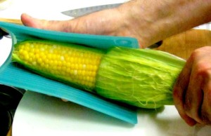 Microwave corn on the cob - Delicious fresh corn without the boiling water and the fuss! www.inhabitedkitchen.com