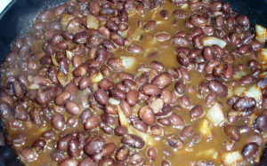 Beans simmering with onions