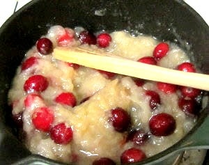 A delicious sugar free cranberry sauce, made with apples and currants, and delicately spiced. The all fruit cranberry sauce is not too tart, not too sweet.