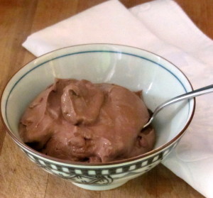 Rich and creamy sugar free chocolate pudding - www.inhabitedkitchen.com