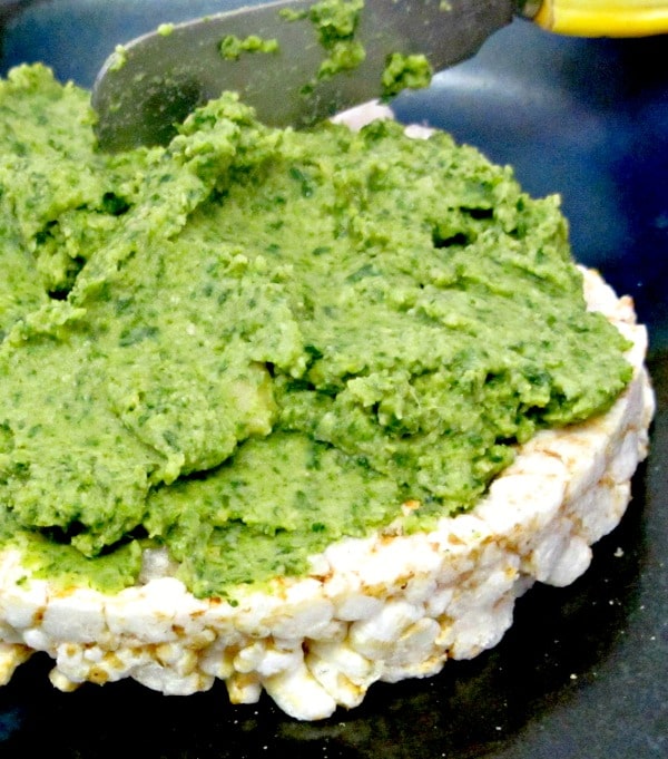 Super Simple Spinach Hummus