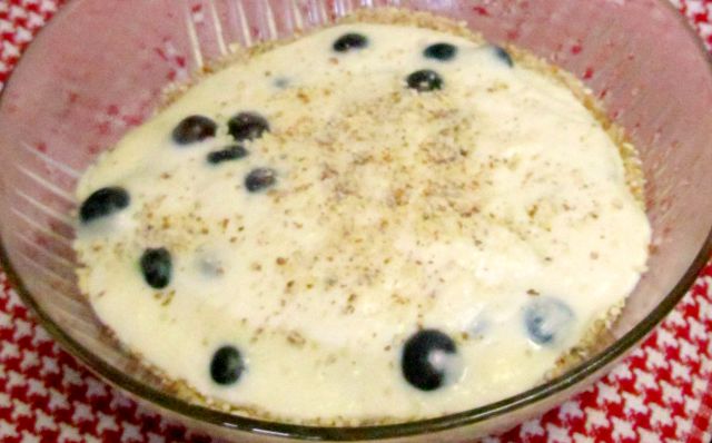 Blueberry Almond Pudding - Fresh berries nestled in creamy almond flavored pudding, with the slight crunch of almond meal. A perfect sugar free dessert. www.inhabitedkitchen.com