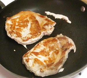 Simple Spiced Cider Pork Chops - a quick and easy, but delicious and interesting, weeknight dinner.