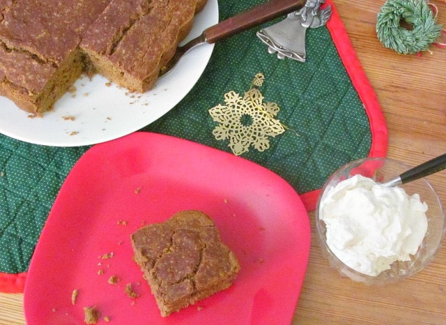 Gluten free gingerbread that even I can eat, as it is also whole grain, and free of added sugar! And still definitely gingerbread...