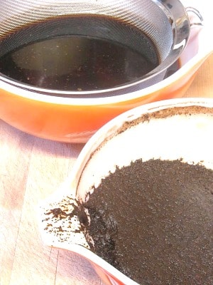 Make cold brew coffee concentrate at home, for the flavor of cold brew and the convenience of instant coffee! Just add water (and ice.) 