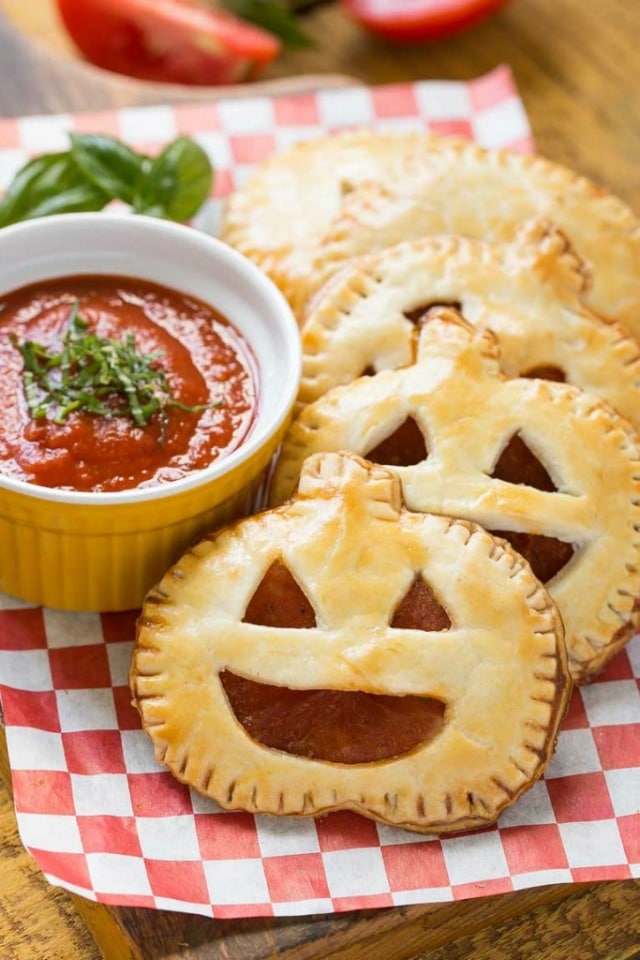 Are you looking for sugarfree Halloween treats, or some real food for a Halloween meal? Here are a dozen suggestions for an unsweetened Halloween!
