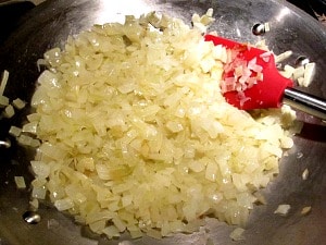 Settling in to a new house, I start to stock the pantry and freezer with conveninet food, such as sauteed onion.