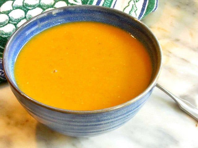 Add butternut squash to basic red lentil soup, and enjoy the flavor sensation! Simple and easy to make, this delicate orange-colored soup will keep people guessing! 