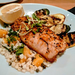 Salmon with vegetables