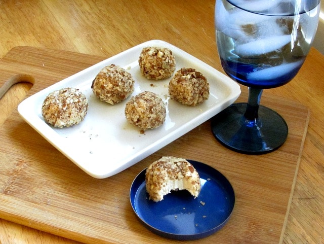 Little bites of savory, cheesy goodness! A lovely appetizer in every sense as it tempts the appetites of our elderly parents, encouraging them to eat.