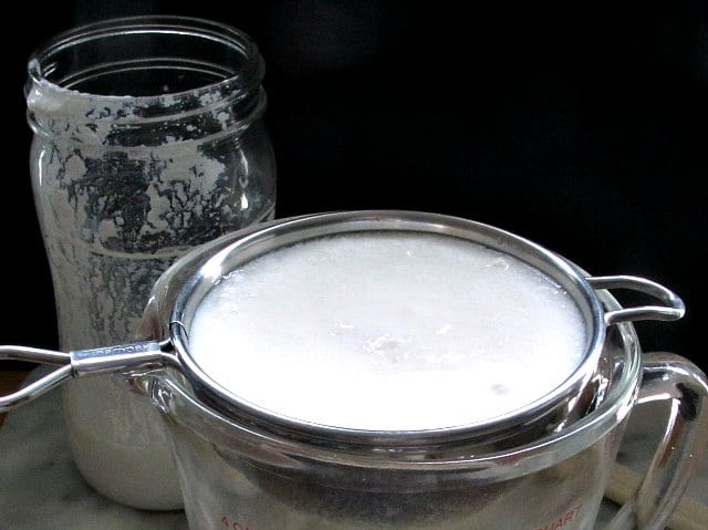 Straining kefir